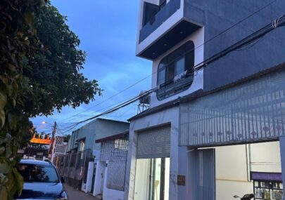 Bán nhà 1 trệt 2 lầu hẻm 327 ymoanl