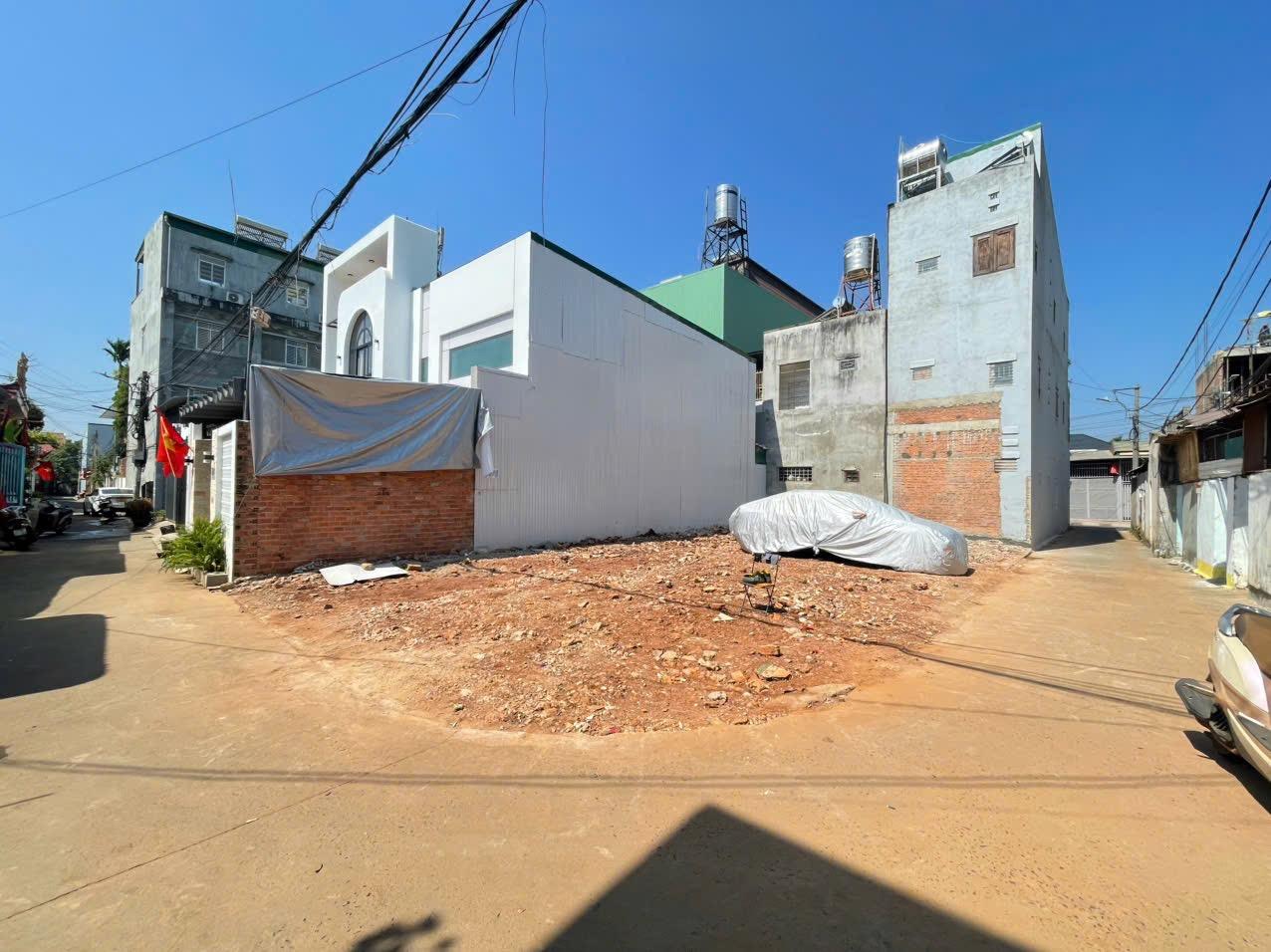 Hẻm thông oto, cách Đặng Thái Thân 20m, Mai Hắc Đế 70m